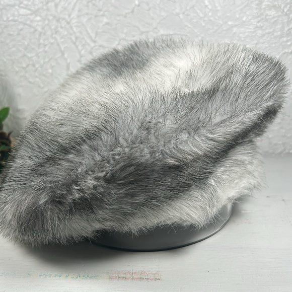 Beret Gray White Black Faux Fur Cold Weather Beret Hat w/ Elastic headband - Picture 7 of 11